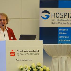 HPVBW-Mitgliederversammlung: Ute Epple berichtet über die stationäre Hospizarbeit des HPVBW - Foto: Birgit Beurer